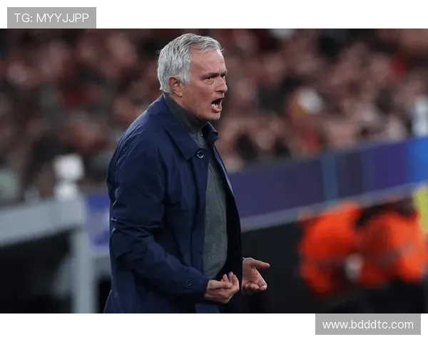 穆帅拒入伯纳乌包厢 车库看球默默回应